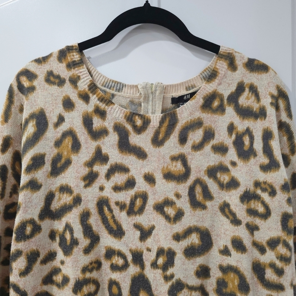 H&M Leopard Print Poly Wool Blend Sweater, M - Picture 4 of 14